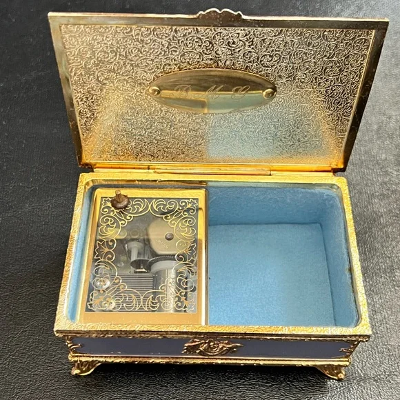 Blue Cameo Music Jewelry Box Plays ‘Wind Beneath My Wings Gold Accents Japan BMG